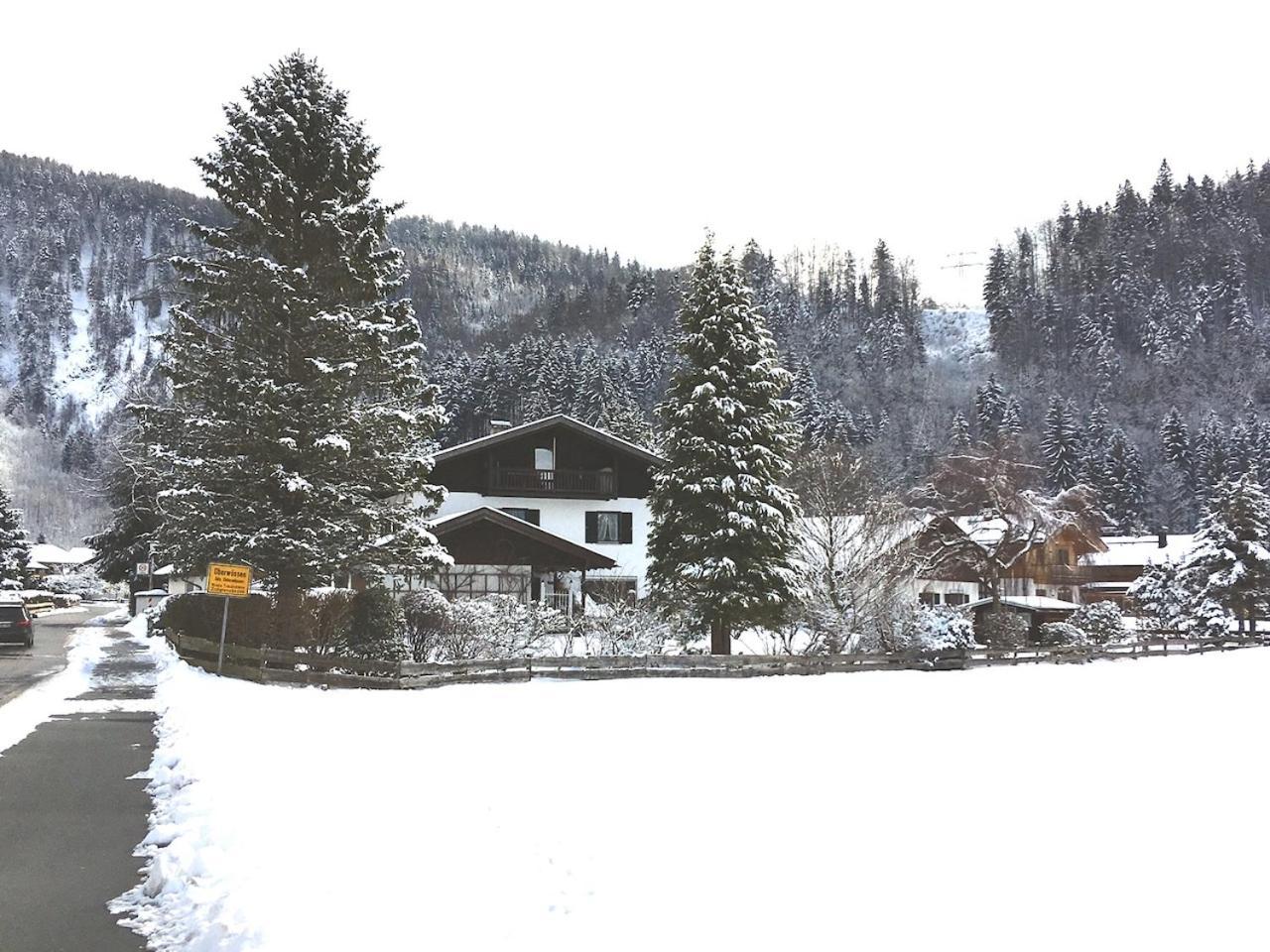 Geraeumiges Domizil Mit Bergblick Und Sauna Oberwössen Buitenkant foto